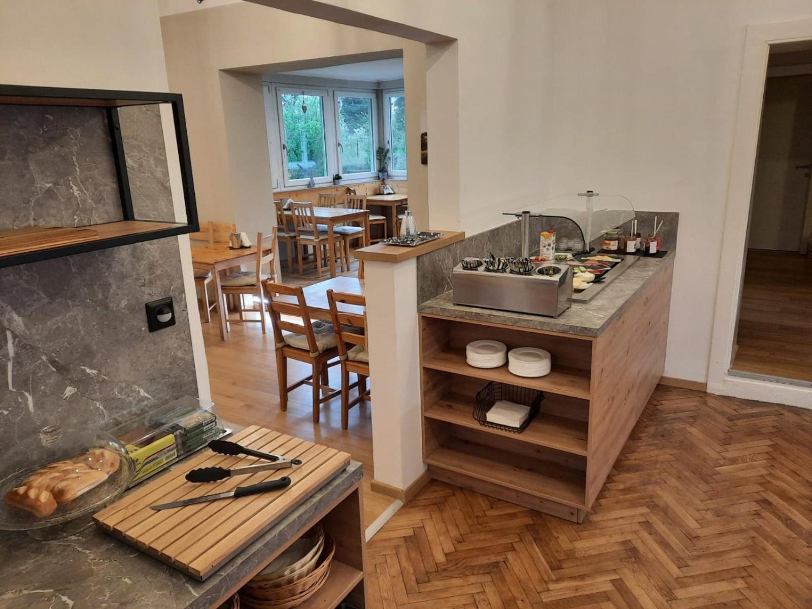 Fruehstueckshaus Wunderland Bed & Breakfast Laa an der Thaya Exterior photo