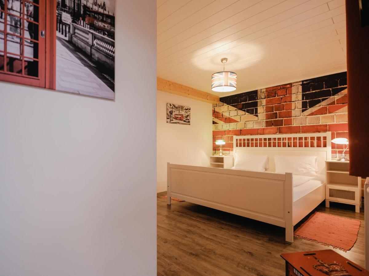 Fruehstueckshaus Wunderland Bed & Breakfast Laa an der Thaya Exterior photo